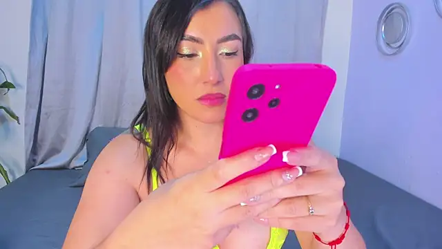 LunaMontiel online show from October 31, 2025, 1:24 am