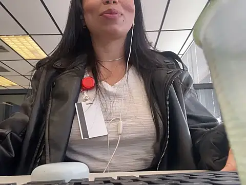 GrlAlice online show from September 19, 2025, 12:53 pm