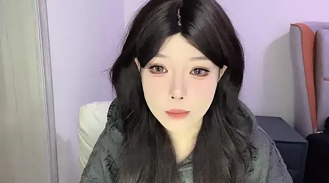 Snapshot of Q-ing chatting on March 7, 2025, 4:00 pm Q-ing online show from March 7, 2025, 4:00 pm