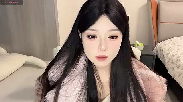 Snapshot of Q-ing chatting on December 29, 2024, 6:49 pm Q-ing online show from December 29, 2024, 6:49 pm