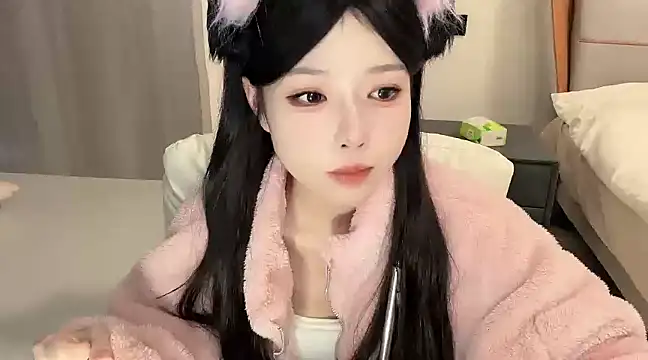 Snapshot of Q-ing chatting on January 2, 2025, 1:49 am Q-ing online show from January 2, 2025, 1:49 am