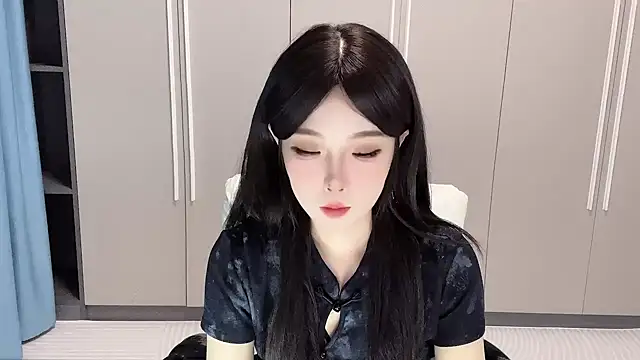 Snapshot of Q-ing chatting on October 16, 2025, 4:15 pm Q-ing online show from October 16, 2025, 4:15 pm