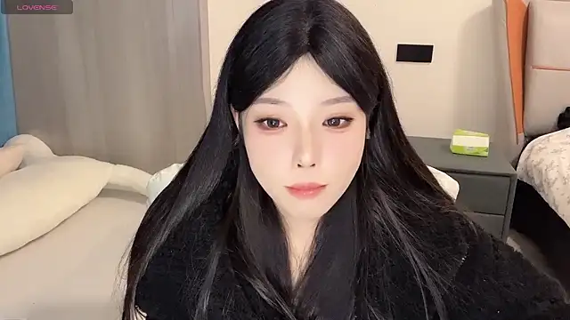 Snapshot of Q-ing chatting on December 24, 2024, 6:17 pm Q-ing online show from December 24, 2024, 6:17 pm