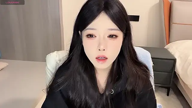 Snapshot of Q-ing chatting on January 4, 2025, 2:56 pm Q-ing online show from January 4, 2025, 2:56 pm