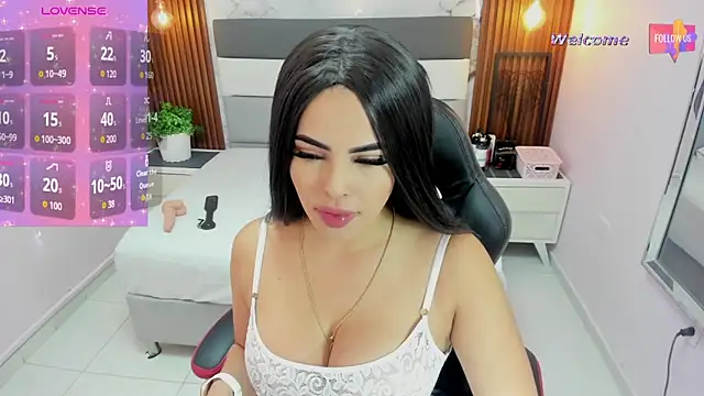 MEGANTARLY09 online show from November 19, 2025, 8:53 pm