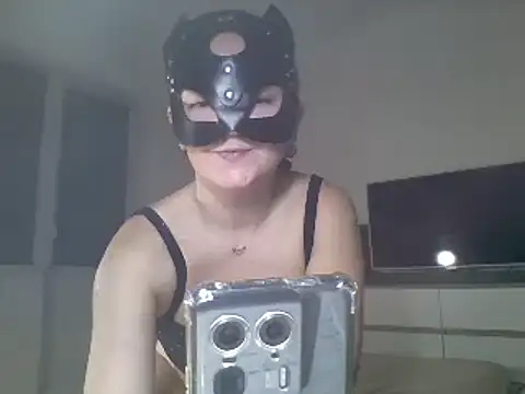 Snapshot of MaxWellas6 chatting on December 3, 2025, 7:02 pm MaxWellas6 online show from December 3, 2025, 7:02 pm