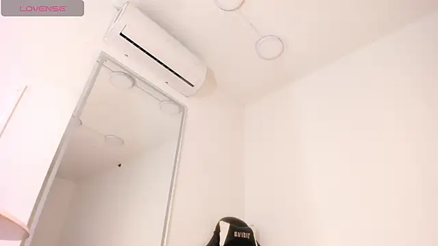 vera candella online show from November 12, 2025, 11:14 am