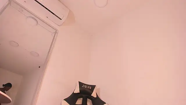 Snapshot of vera_candella chatting on February 9, 2026, 12:25 pm vera candella online show from February 9, 2026, 12:25 pm