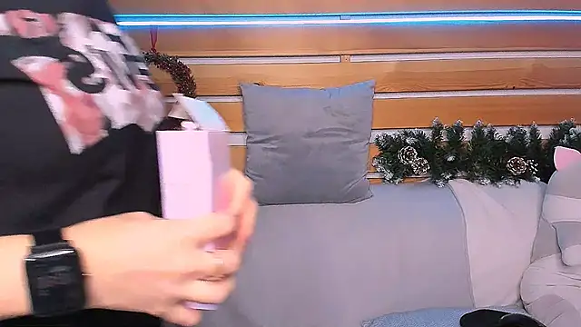 Snapshot of Nora_Adamss chatting on January 15, 2025, 1:02 am Nora Adamss online show from January 15, 2025, 1:02 am