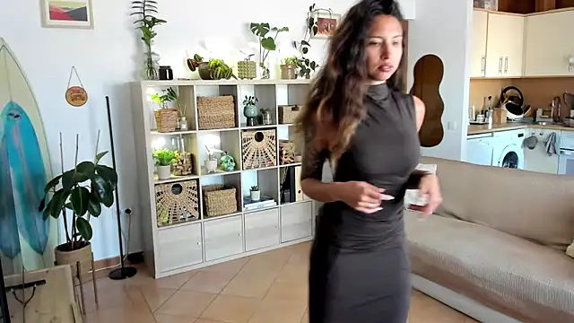 desertd2310 online show from March 22, 2025, 3:42 pm