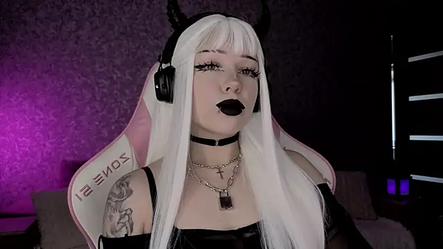 Snapshot of meowceline chatting on June 18, 2026, 10:31 am meowceline online show from June 18, 2026, 10:31 am