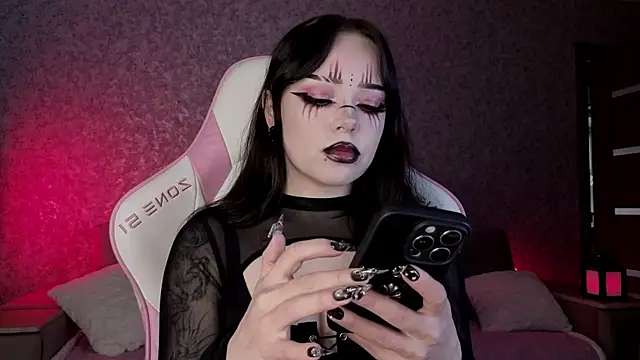 meowceline online show from April 7, 2026, 12:18 pm