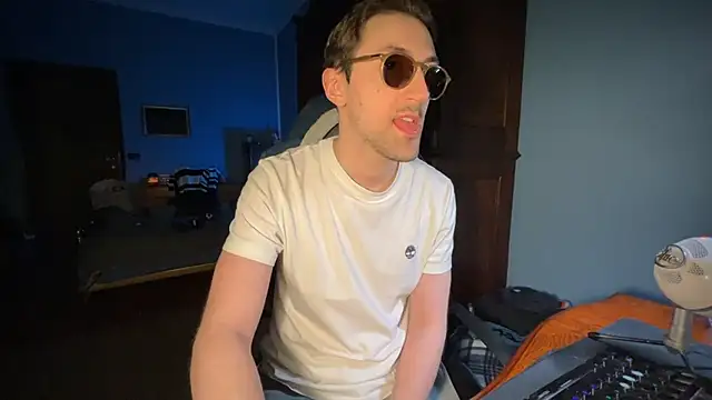 Stefisexy91 online show from February 24, 2025, 9:52 pm