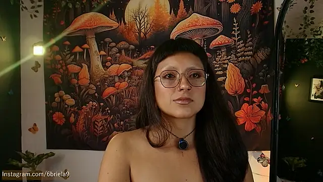 6Briela9  online show from March 6, 2026, 7:09 pm