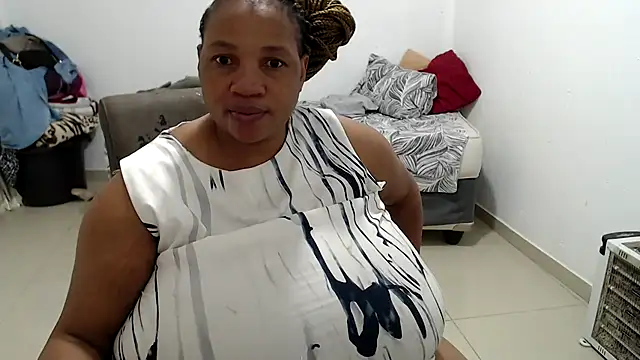 Snapshot of Bustyslave48 chatting on November 3, 2025, 11:30 pm Bustyslave48 online show from November 3, 2025, 11:30 pm