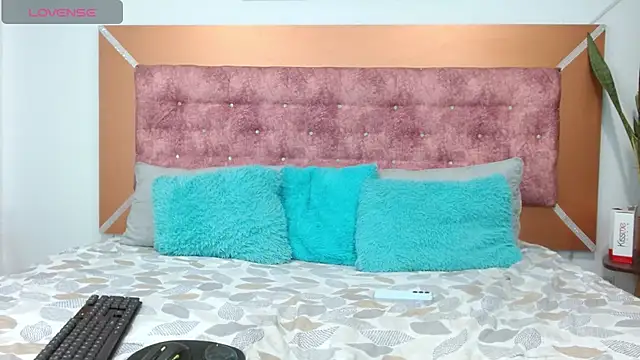 Snapshot of sexgalatic_69 chatting on December 18, 2024, 11:13 am sexgalatic 69 online show from December 18, 2024, 11:13 am