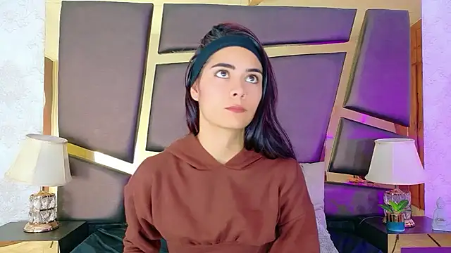 Snapshot of NicoleEsposito chatting on October 2, 2025, 12:52 pm NicoleEsposito online show from October 2, 2025, 12:52 pm