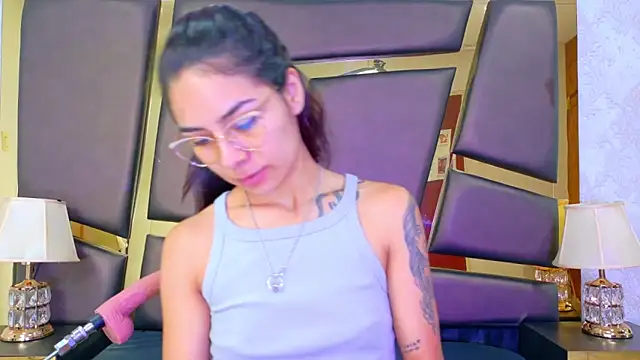 Snapshot of NicoleEsposito chatting on December 2, 2025, 1:57 pm NicoleEsposito online show from December 2, 2025, 1:57 pm