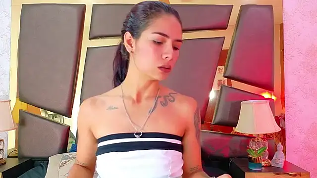 Snapshot of NicoleEsposito chatting on September 23, 2025, 1:18 pm NicoleEsposito online show from September 23, 2025, 1:18 pm