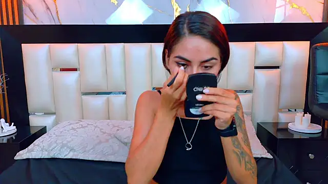 Snapshot of NicoleEsposito chatting on October 14, 2025, 1:39 am NicoleEsposito online show from October 14, 2025, 1:39 am