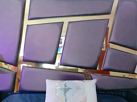 Snapshot of NicoleEsposito chatting on September 12, 2025, 1:00 pm NicoleEsposito online show from September 12, 2025, 1:00 pm