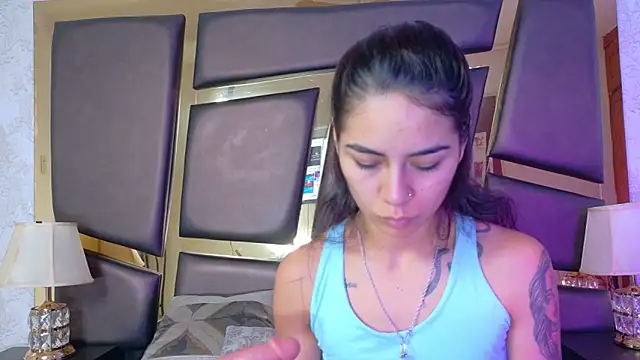 Snapshot of NicoleEsposito chatting on November 18, 2025, 12:52 pm NicoleEsposito online show from November 18, 2025, 12:52 pm