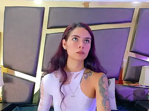 Snapshot of NicoleEsposito chatting on September 22, 2025, 1:06 pm NicoleEsposito online show from September 22, 2025, 1:06 pm