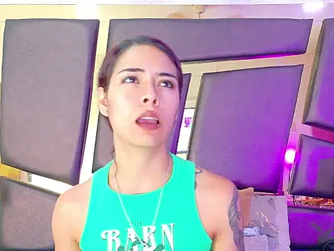 Snapshot of NicoleEsposito chatting on September 26, 2025, 1:18 pm NicoleEsposito online show from September 26, 2025, 1:18 pm