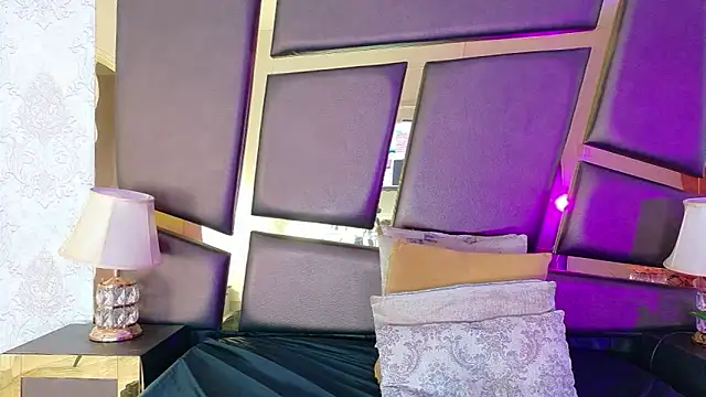 Snapshot of NicoleEsposito chatting on September 30, 2025, 1:06 pm NicoleEsposito online show from September 30, 2025, 1:06 pm