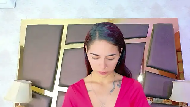 Snapshot of NicoleEsposito chatting on October 1, 2025, 1:04 pm NicoleEsposito online show from October 1, 2025, 1:04 pm