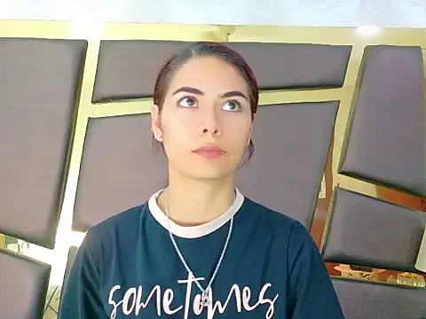 Snapshot of NicoleEsposito chatting on September 17, 2025, 1:13 pm NicoleEsposito online show from September 17, 2025, 1:13 pm