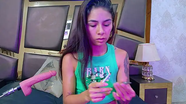 Snapshot of NicoleEsposito chatting on November 20, 2025, 1:23 pm NicoleEsposito online show from November 20, 2025, 1:23 pm