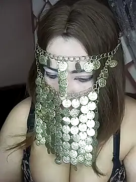 QueenBata online show from February 5, 2025, 9:18 pm