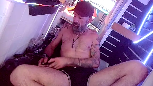 Snapshot of HandyBro chatting on April 12, 2026, 10:02 pm HandyBro online show from April 12, 2026, 10:02 pm