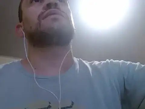 camiloking1720 online show from February 26, 2025, 11:19 pm