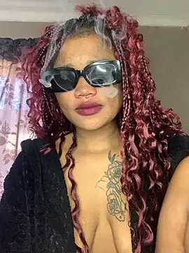 cardibabe online show from November 5, 2025, 7:33 am