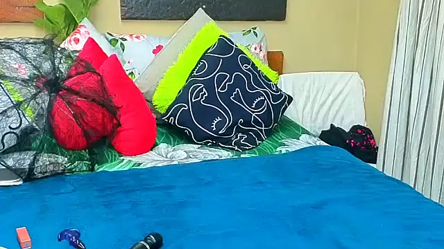 MidnightPassionxx online show from November 19, 2025, 9:53 am