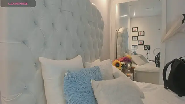 Snapshot of brithany_rousee chatting on November 8, 2025, 2:09 pm brithany rousee online show from November 8, 2025, 2:09 pm