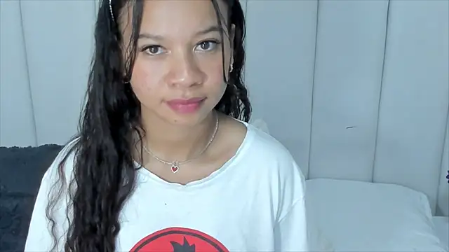 Snapshot of brithany_rousee chatting on February 24, 2025, 10:25 pm brithany rousee online show from February 24, 2025, 10:25 pm