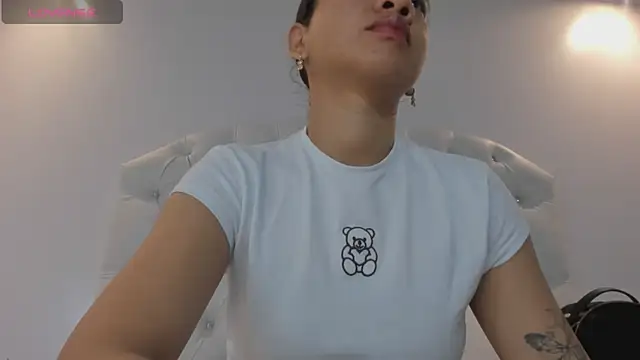 Snapshot of brithany_rousee chatting on October 30, 2025, 2:36 pm brithany rousee online show from October 30, 2025, 2:36 pm