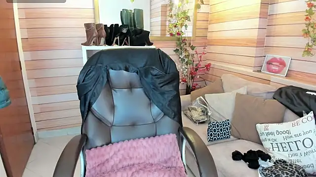 Victoria collins 1 online show from March 24, 2026, 12:16 pm