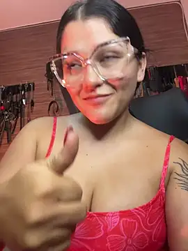 Snapshot of yey_bdsm chatting on April 21, 2026, 6:03 pm yey bdsm online show from April 21, 2026, 6:03 pm