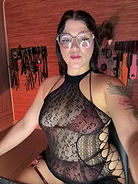 Snapshot of yey_bdsm chatting on May 12, 2026, 4:57 pm yey bdsm online show from May 12, 2026, 4:57 pm