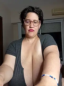 Snapshot of Sole_Love chatting on November 7, 2025, 3:33 am Sole Love online show from November 7, 2025, 3:33 am