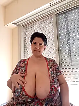 Snapshot of Sole_Love chatting on September 14, 2025, 5:57 pm Sole Love online show from September 14, 2025, 5:57 pm