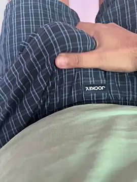 nikindian2024 online show from November 26, 2025, 3:06 am