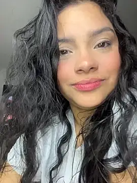 lolaa staars online show from October 11, 2025, 4:35 am