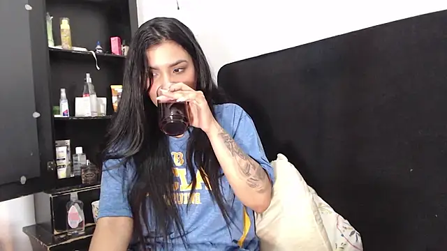 lolaa staars online show from December 21, 2024, 7:24 am