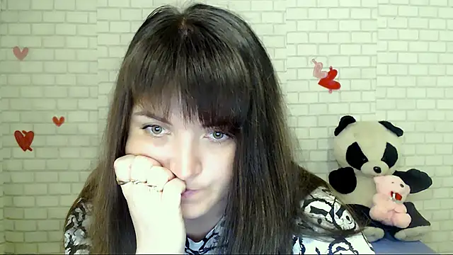 Darina M  online show from May 7, 2026, 4:28 am