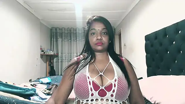 Indianmayaxoxo online show from May 12, 2026, 8:04 pm